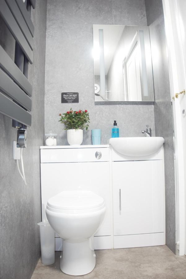 Barns Serviced Accommodation エアー エクステリア 写真